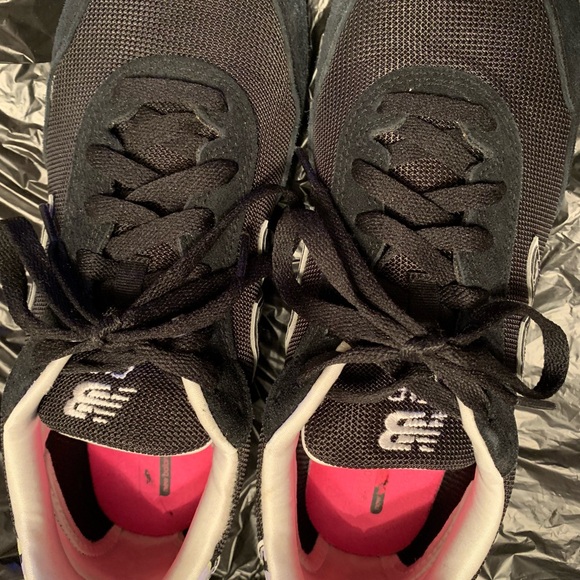 New Balance Shoes - Picture 5 of 5